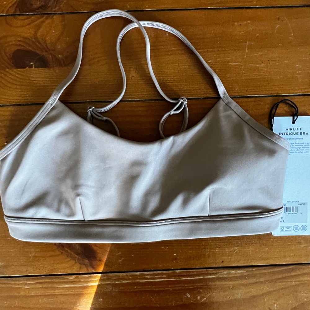 Alo Yoga Airlift Intrigue Bra